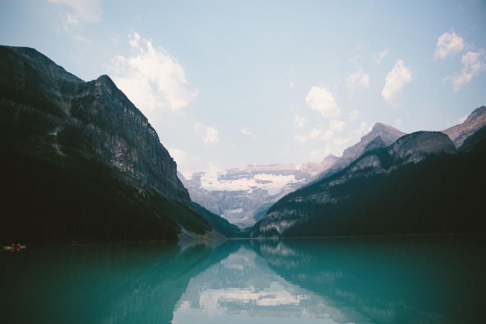 Free Image of Mountain landscape with pristine lake reflection 