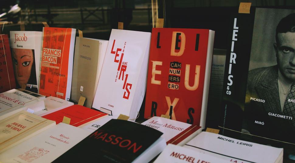 Free Image of Colorful books on a shelf Art Fair 