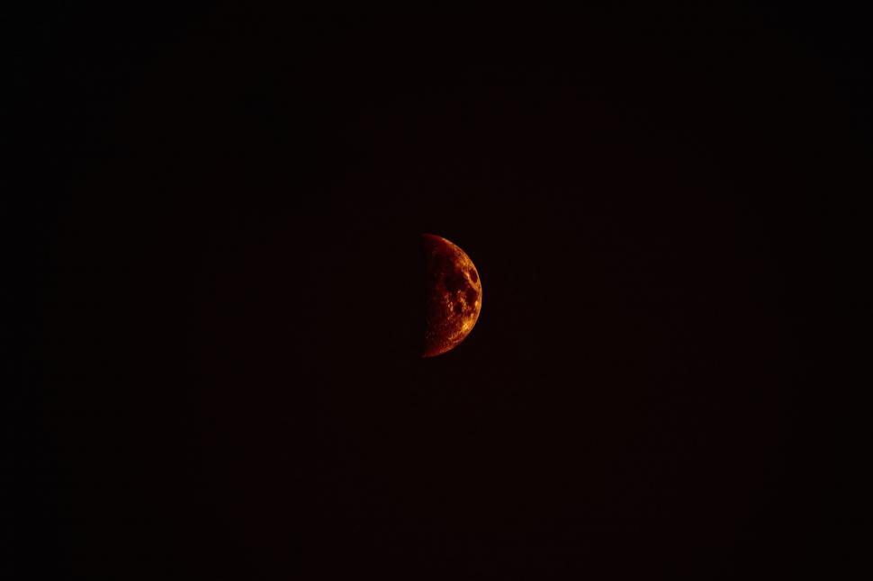 Free Image of Crescent moon in the night sky 