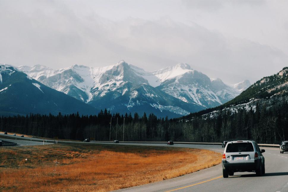 Beyond the Horizon: The 15 Most Comfortable Cars for Long Road Trips, Reviewed by Experts