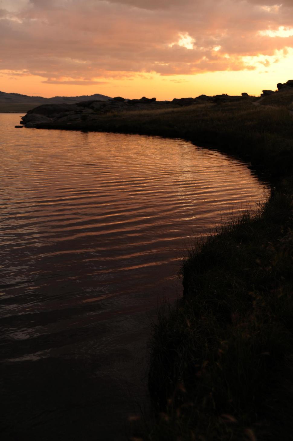 Free Image of Shoreline and Sunset  