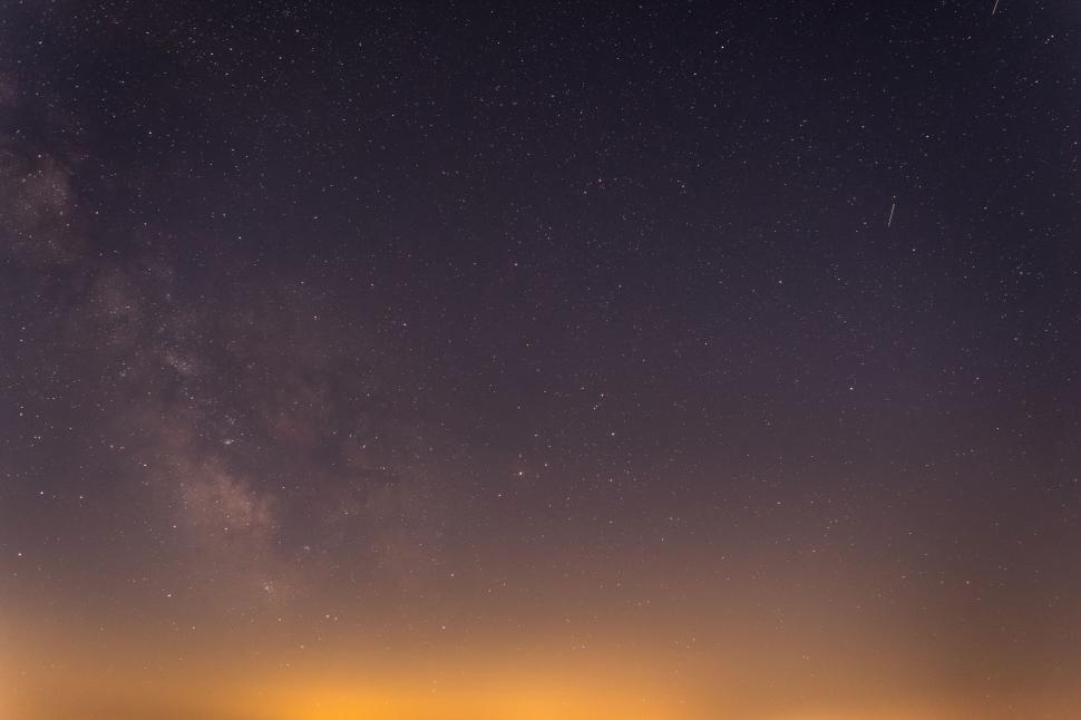 Free Image of Starry night sky with a hint of galaxy 