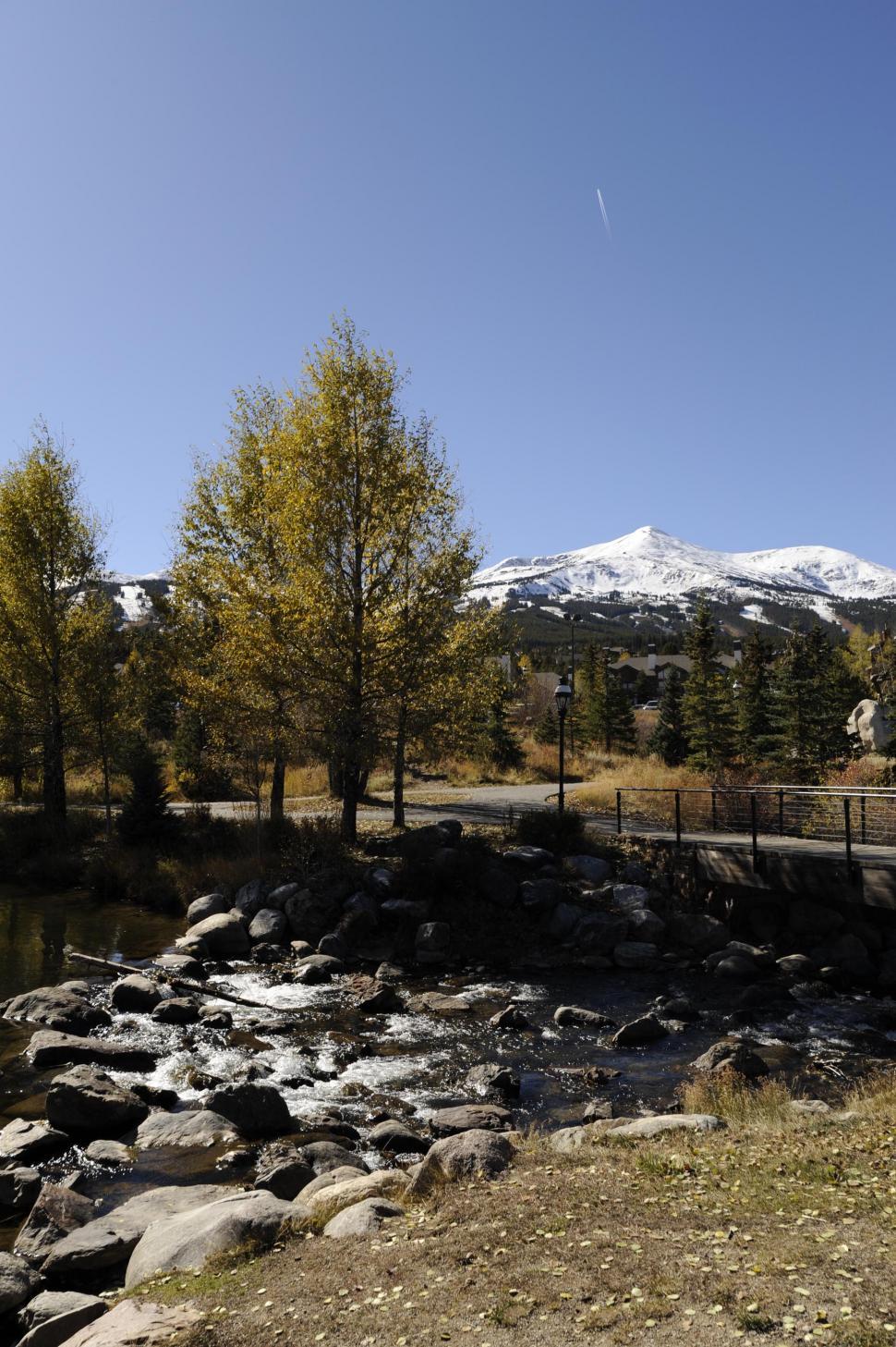 Free Image of Scenic view of Mountains and Stream 
