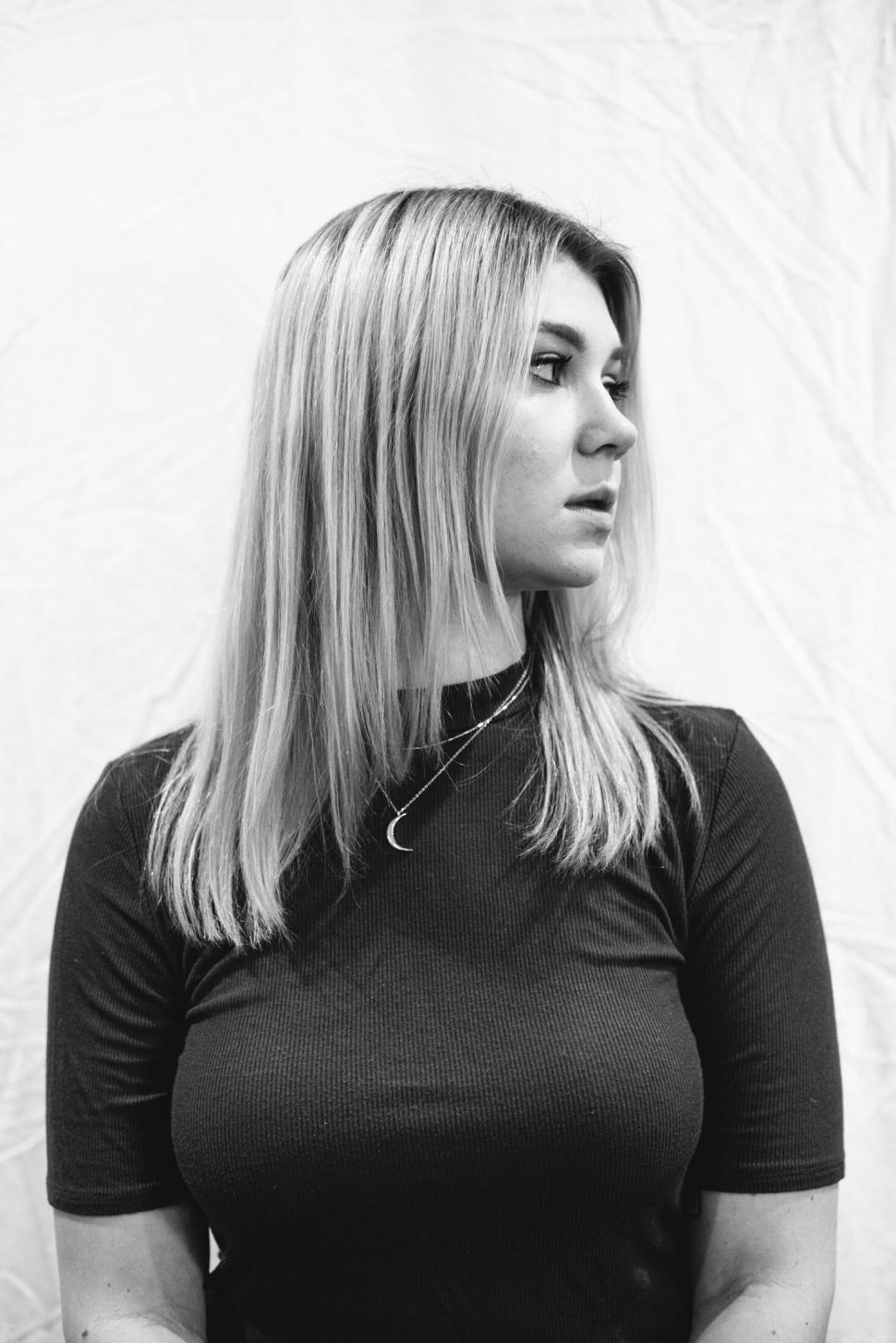 Free Image of Monochrome portrait of a woman 