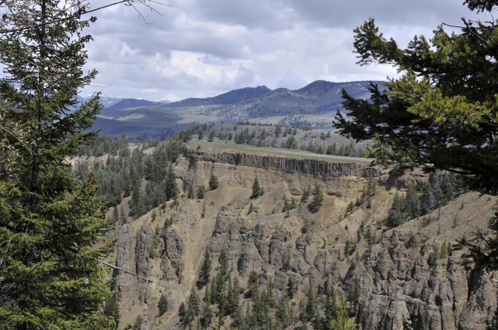 Free Image of Steep mountainside 