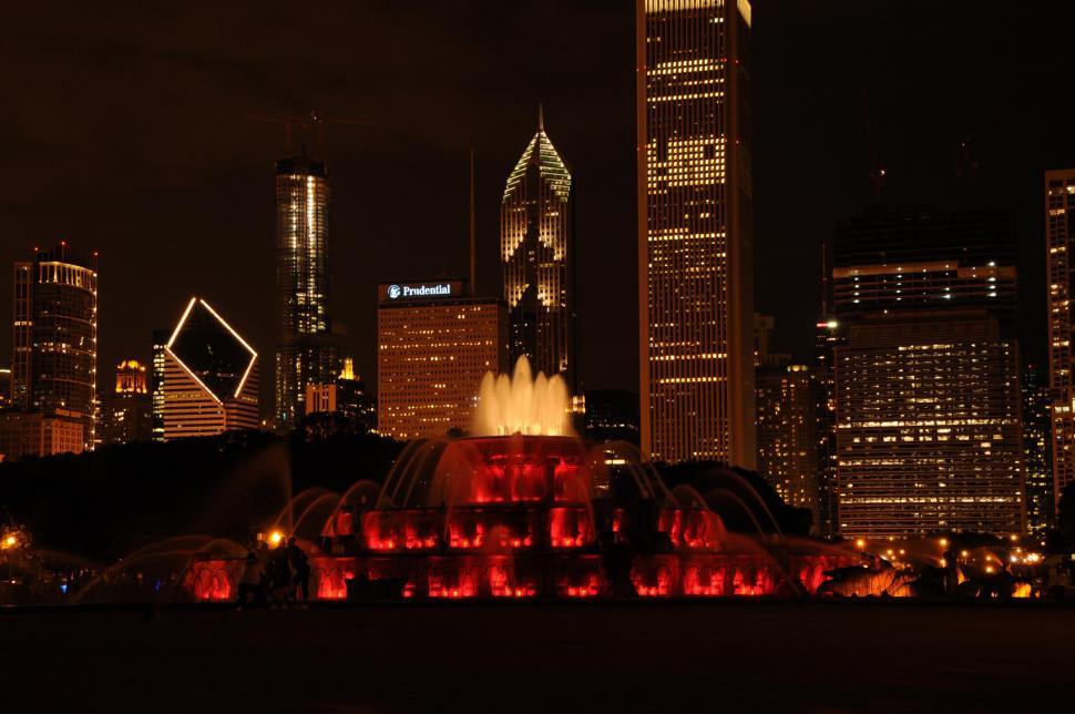 Free Image of Fountain at night 