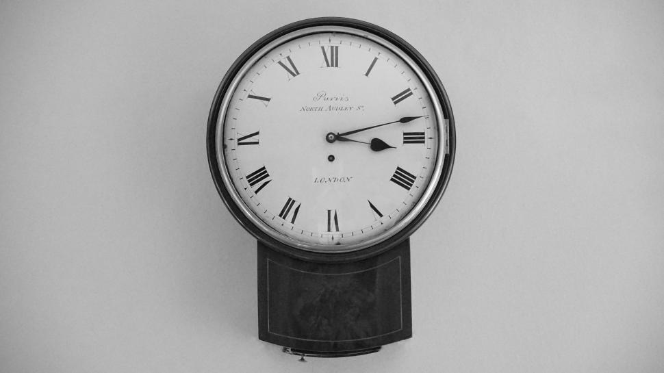 Free Image of Vintage black and white wall clock image 