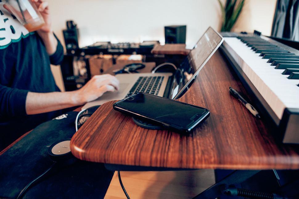 Free Image of Music production equipment on desk 