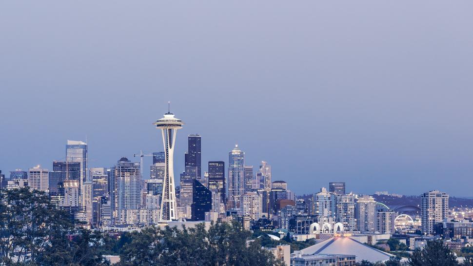 Free Image of Urban skyline during twilight hours 