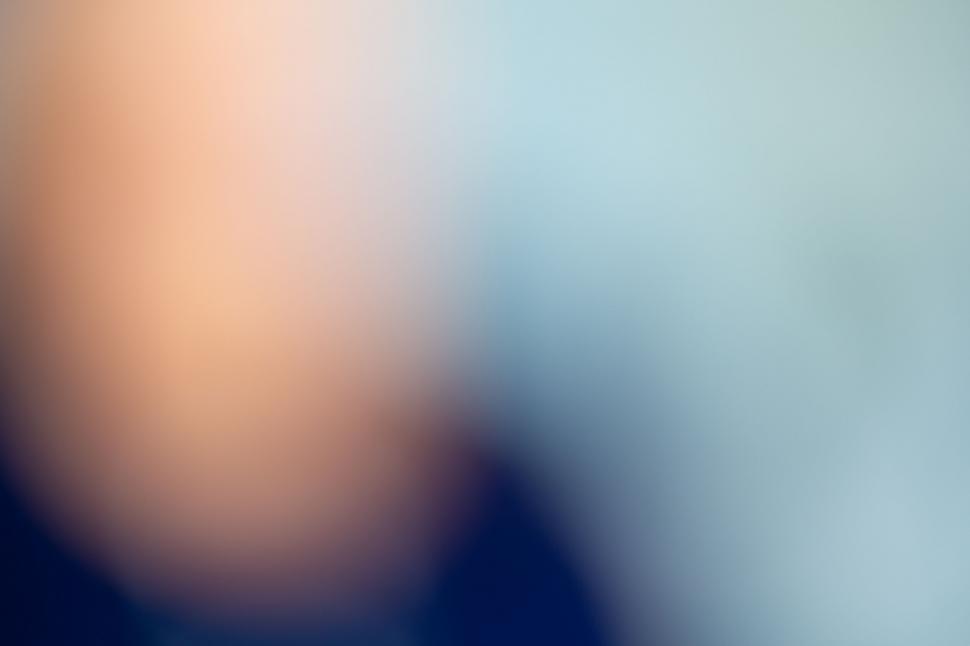 Free Image of Abstract blurred gradient background in warm tones 
