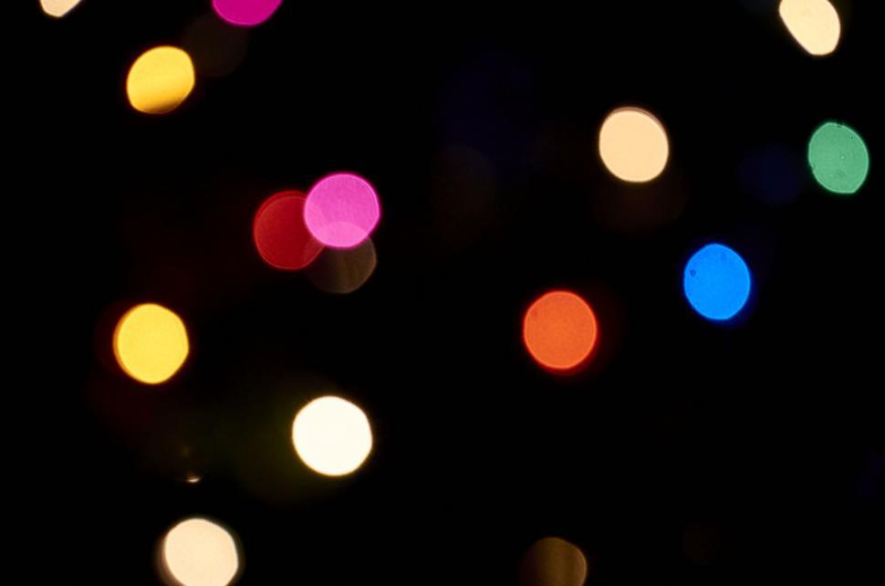 Free Image of Bokeh lights on dark background 