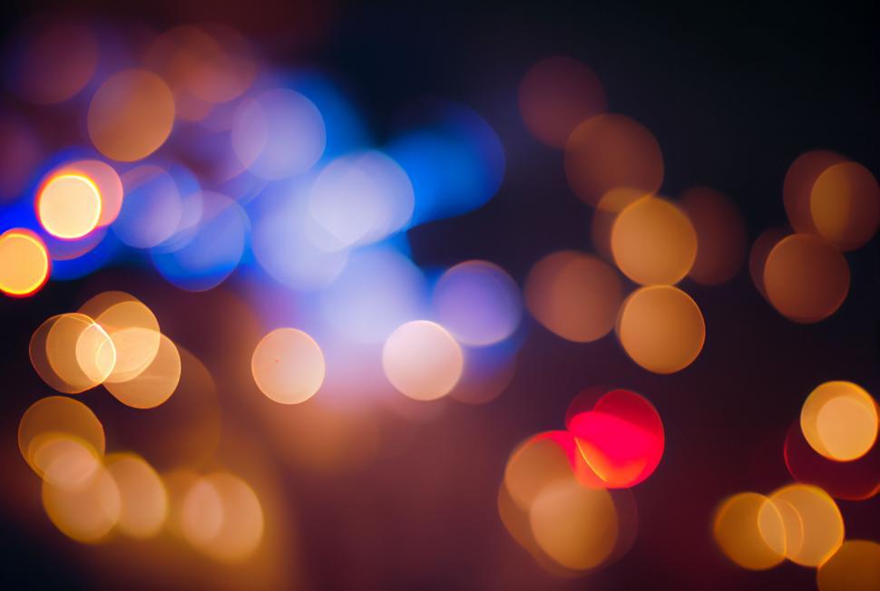 Free Image of Bokeh lights on dark background 