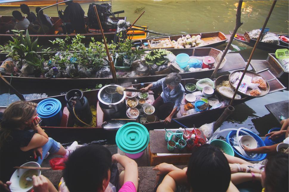 Free Image of Floating market bustle in Thailand 
