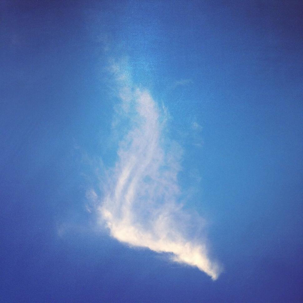 Free Image of Cloud formation against a blue sky 