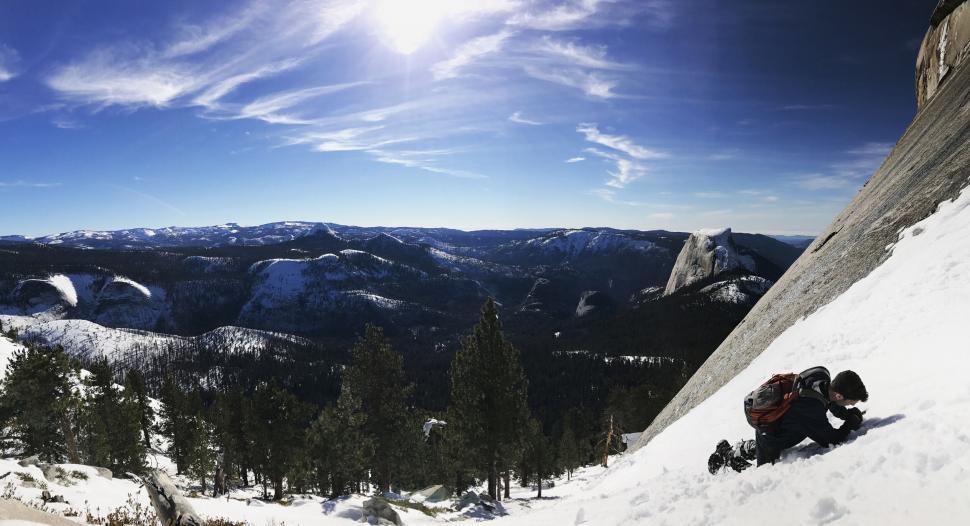 Free Image of Panoramic view of snowy mountain climb 