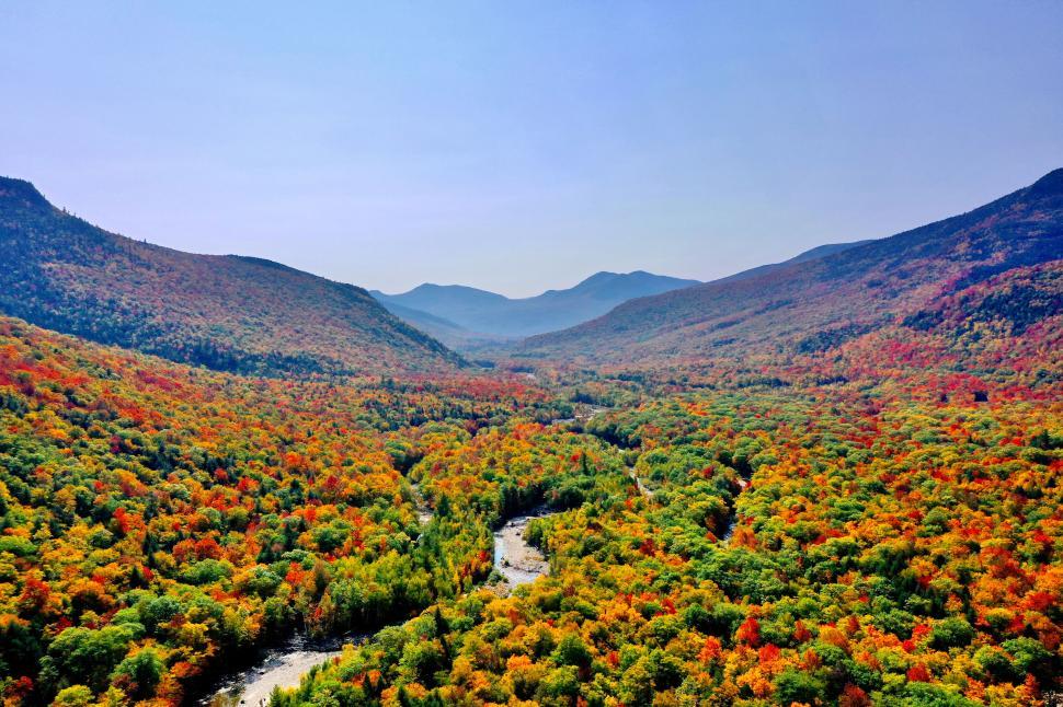 Free Image of Vibrant autumn mountainous landscape 