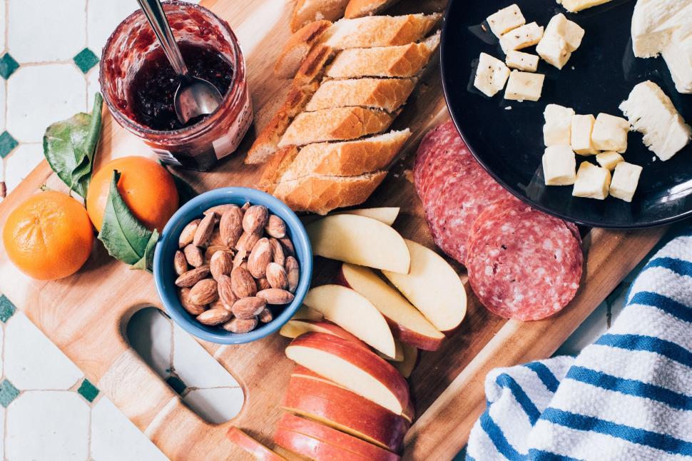 Free Image of Delicious charcuterie and fruit spread 