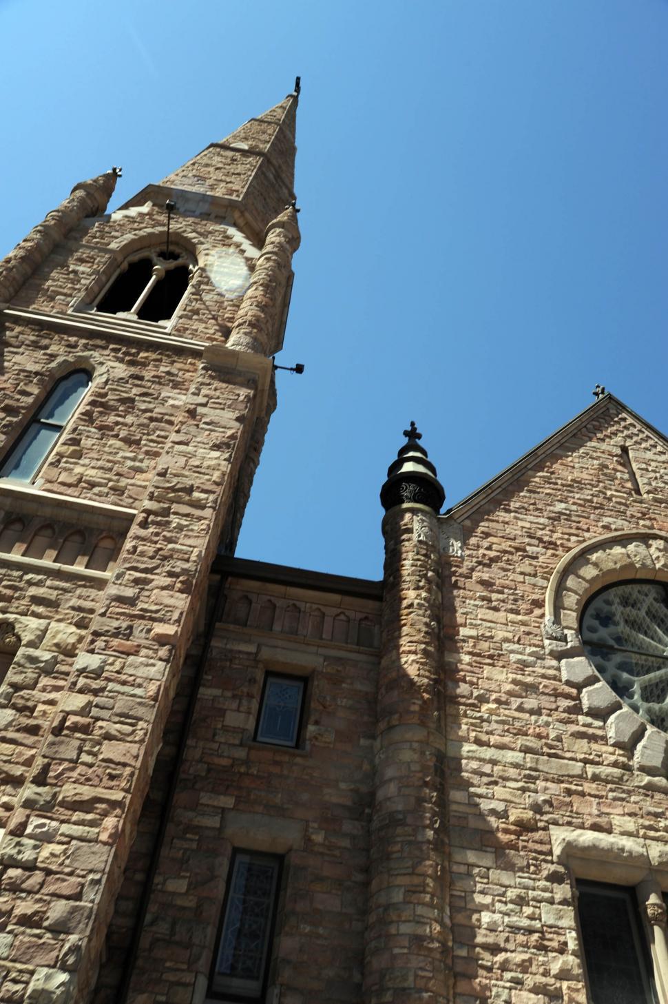 Free Image of Stone church 