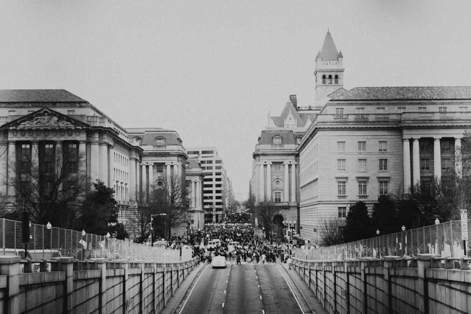Free Image of Crowded city street with a view of historical architecture 