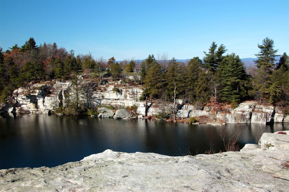 Free Image of White Cliffs of Lake Minnewaska 