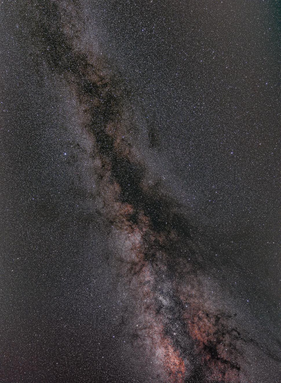 Free Image of Vertical view of the Milky Way stretching through sky. 