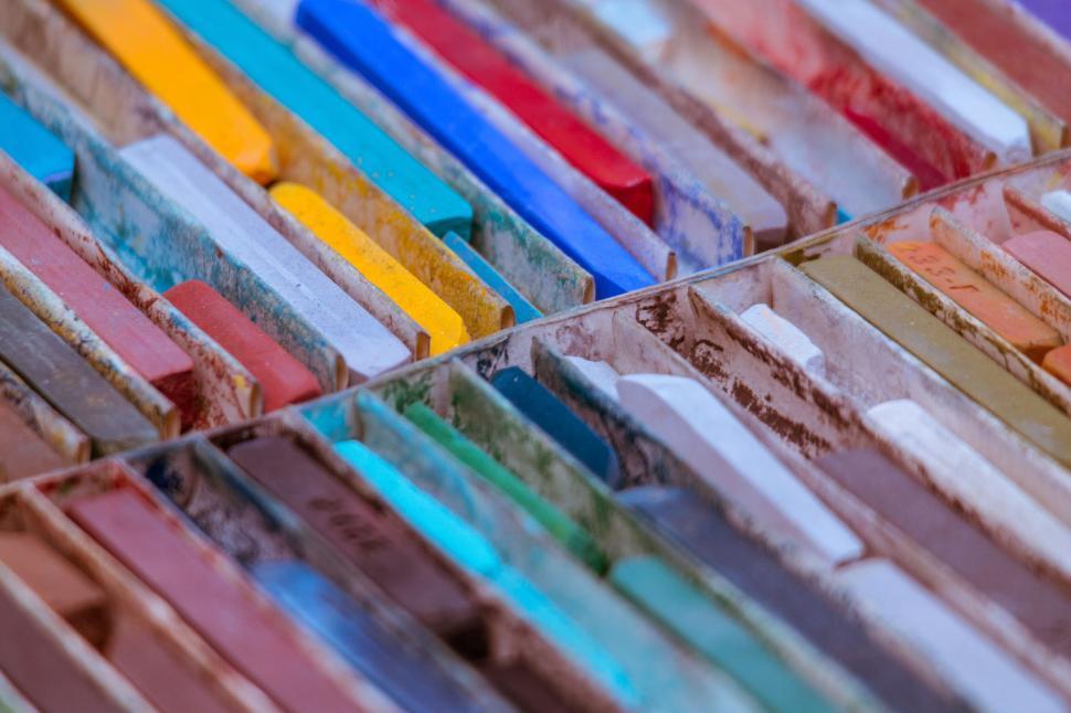 Free Image of Close-up of multicolored pastel chalks neatly arranged 