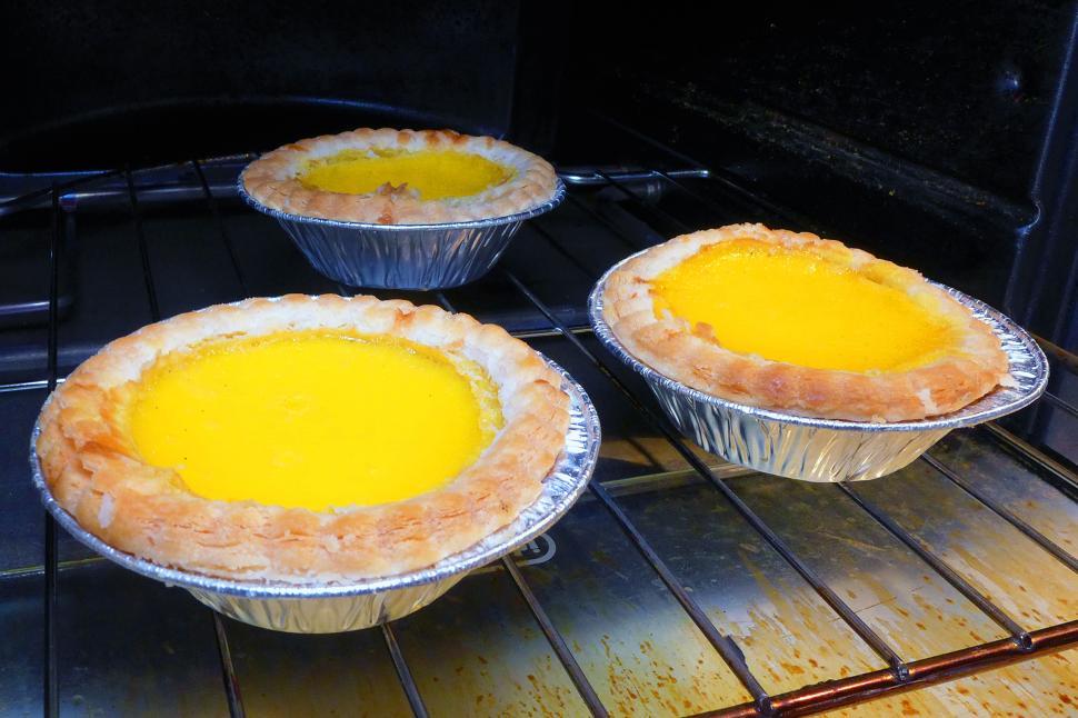 Free Image of Hong Kong Egg Tarts 
