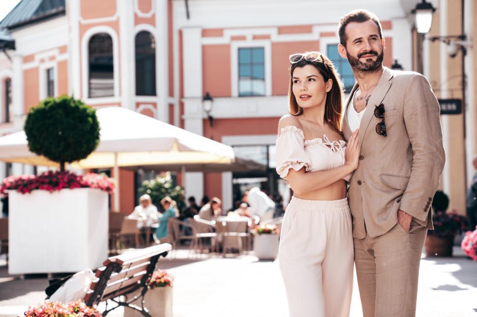 Free Image of Couple on vacation 