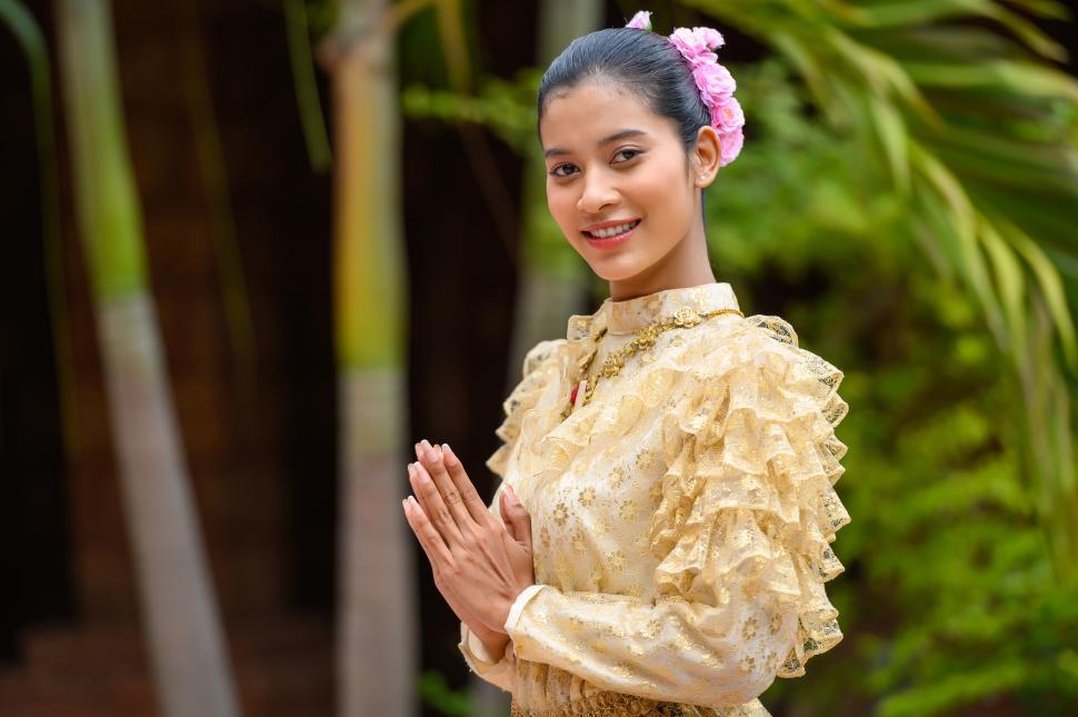 Free Image of Portrait beautiful woman in Songkran festival with Thai Traditional costume 