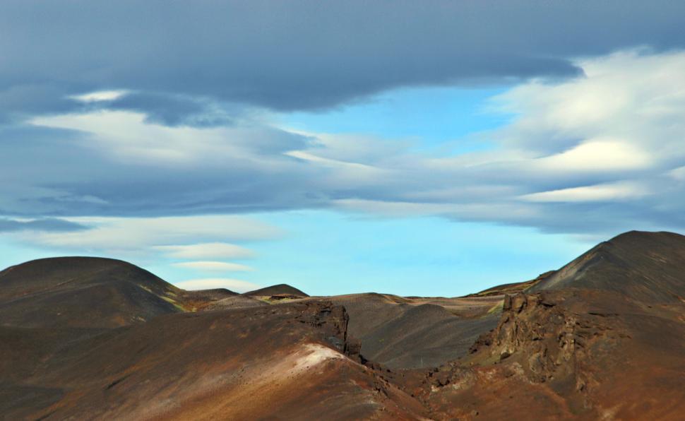 Free Image of Mountains and dramatic clouds over barren landscape in Iceland during daytime 
