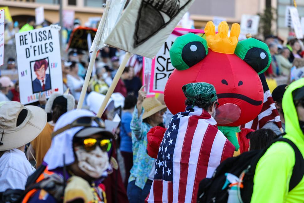 Free Image of Protesters rally for change against kings in vibrant and creative demonstration 
