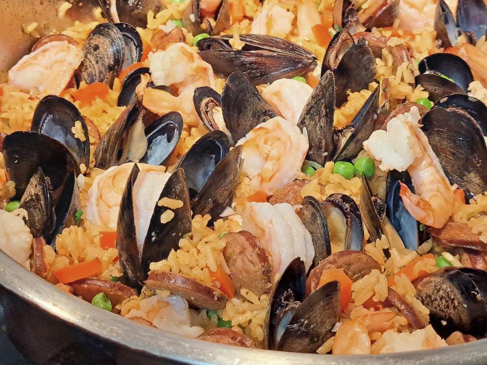 Free Image of Spanish Seafood Paella 