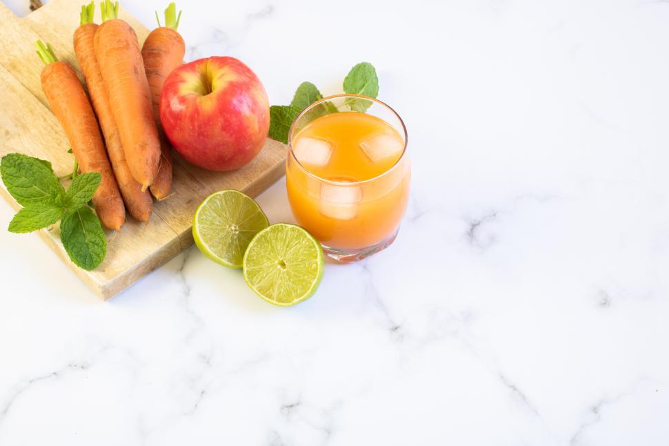 Free Image of Fresh ingredients for a healthy juice preparation 