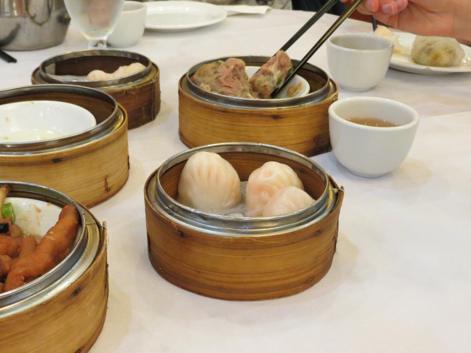 Free Image of Shrimp Ha Gow Dim Sum Dish 