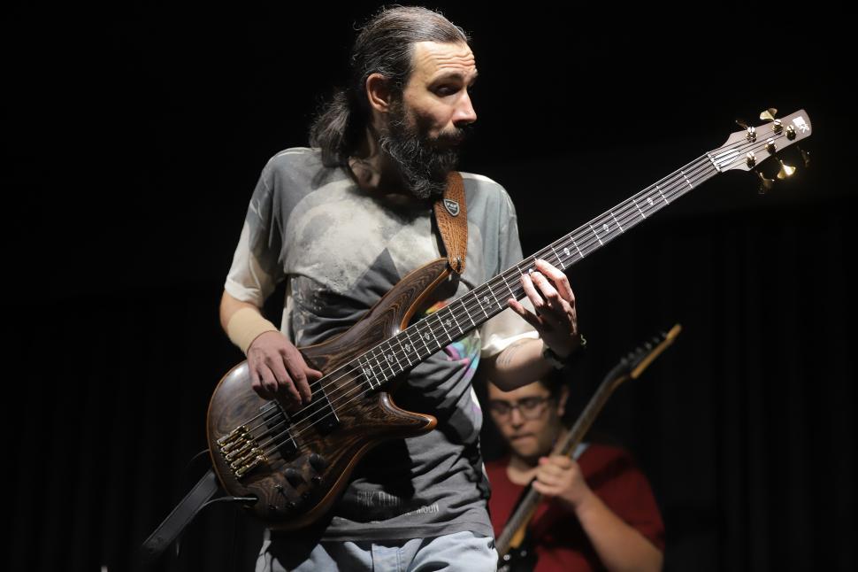 Free Image of Capturing Timeless Moments Mortaz Band’s Live Gig in Karaj Mortaz Band 