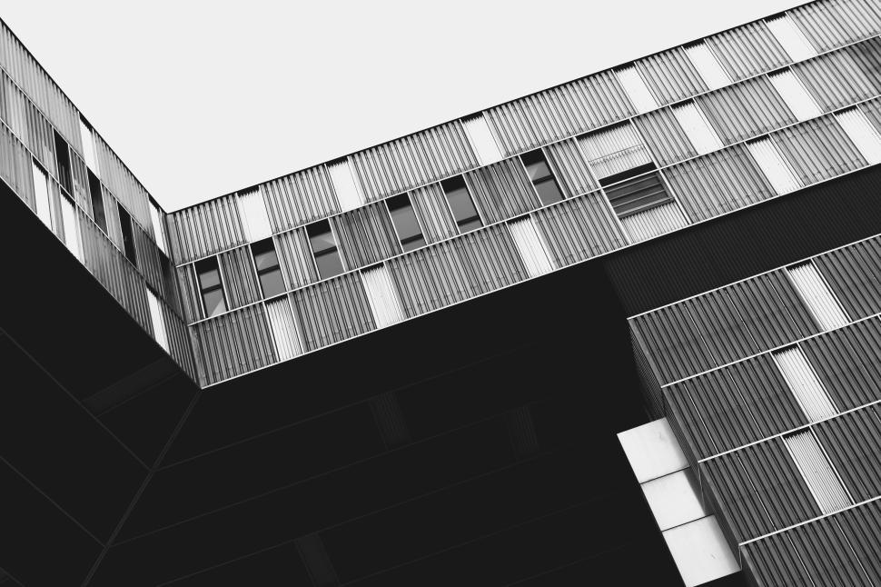 Free Image of Modern architectural lines in urban setting 