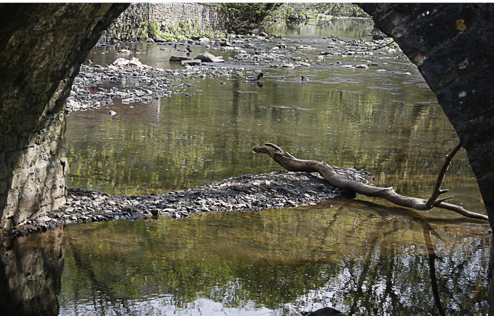 Free Image of under the bridge 