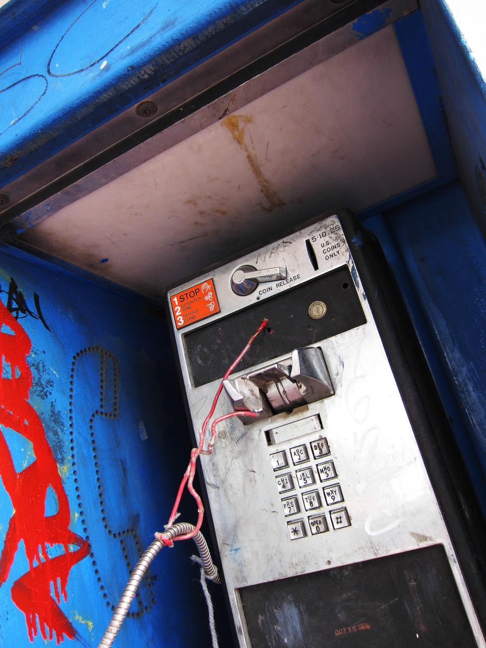 Free Image of Phone booth 