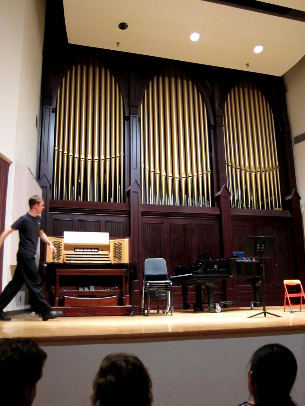 Free Image of auditorium pipe organ 