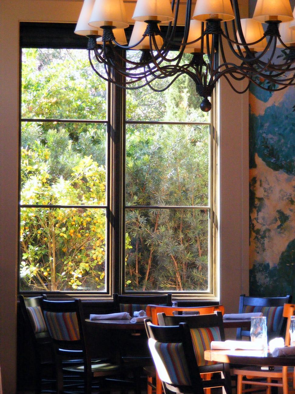 Free Image of The Dinning Room 