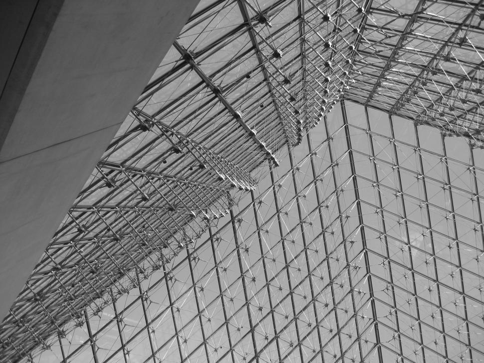 Free Image of Inside The Louvre 