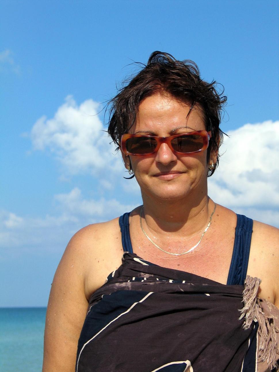 Free Image of Woman on the beach 