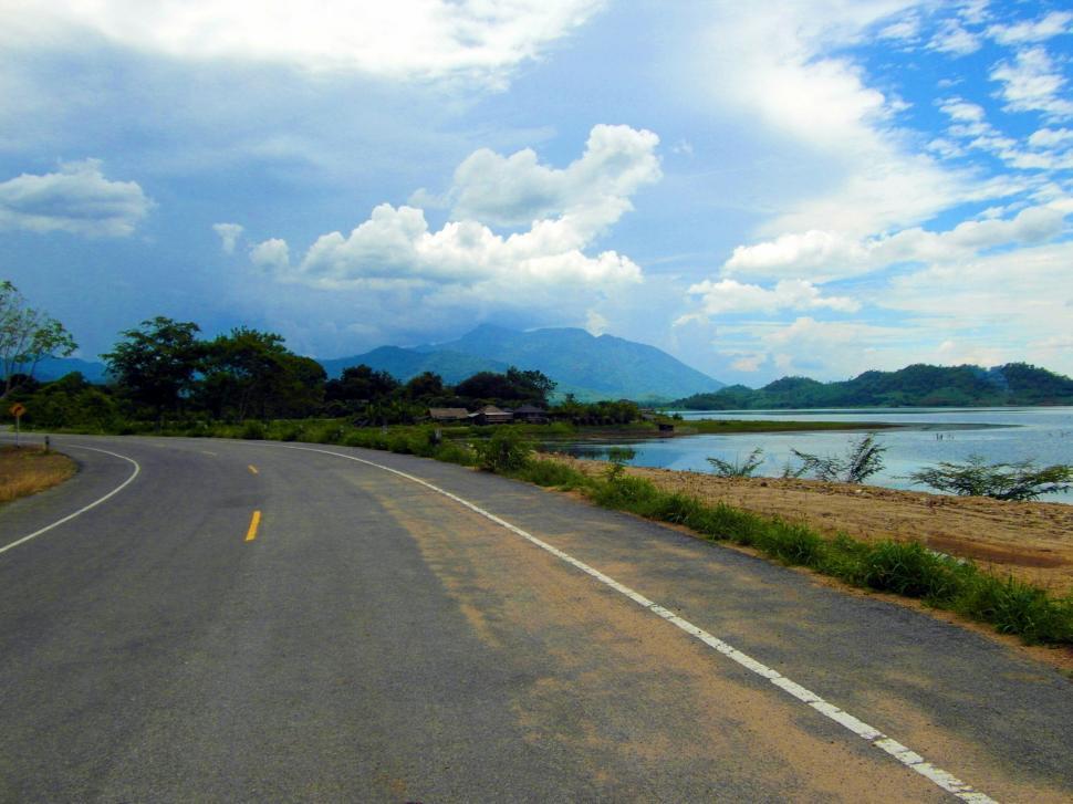 Free Image of Scenic Road 