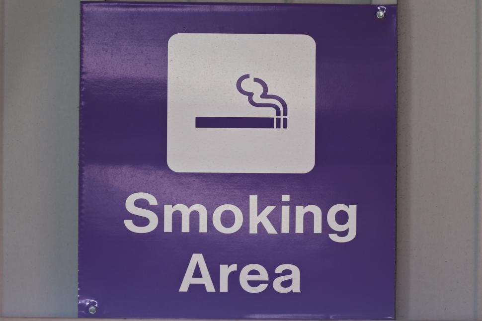 Free Image of Sign - Smoking area 