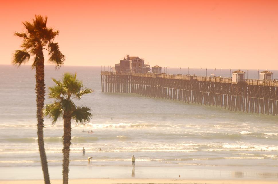 Free Image of Dock, Beach and the Ocean 