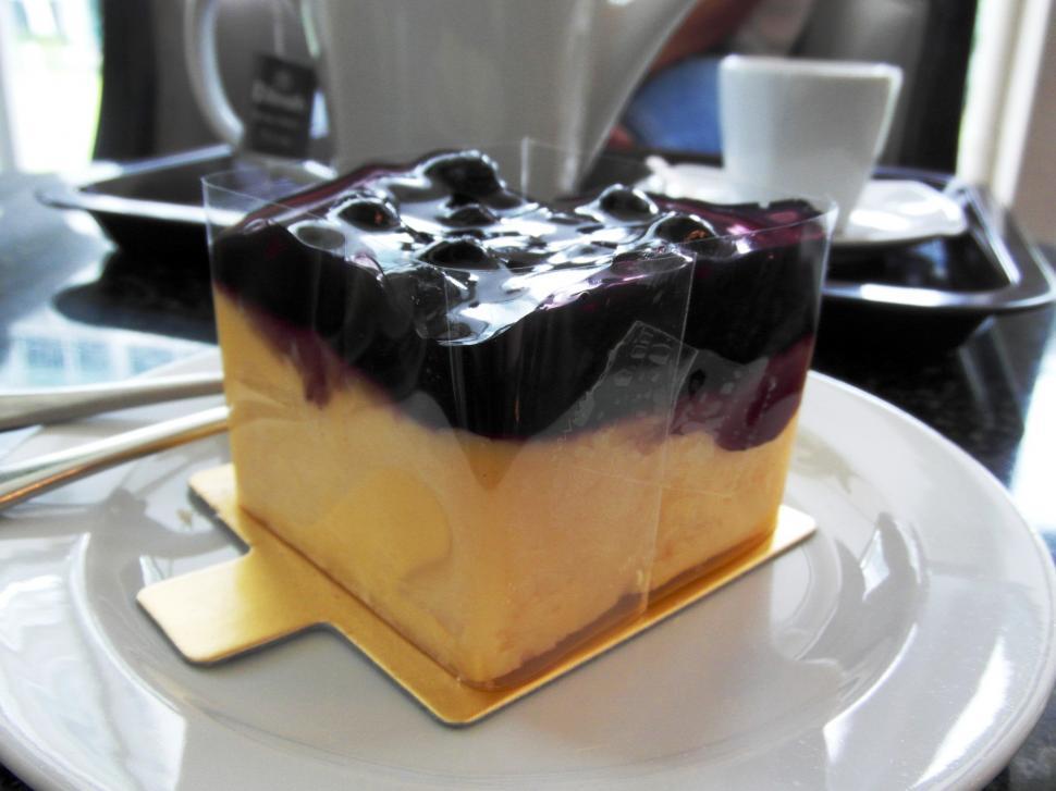 Free Image of Cheesecake and Coffee 