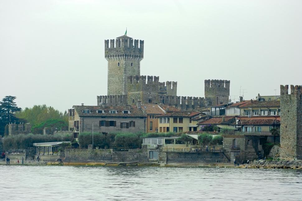 Free Image of Sirmione 