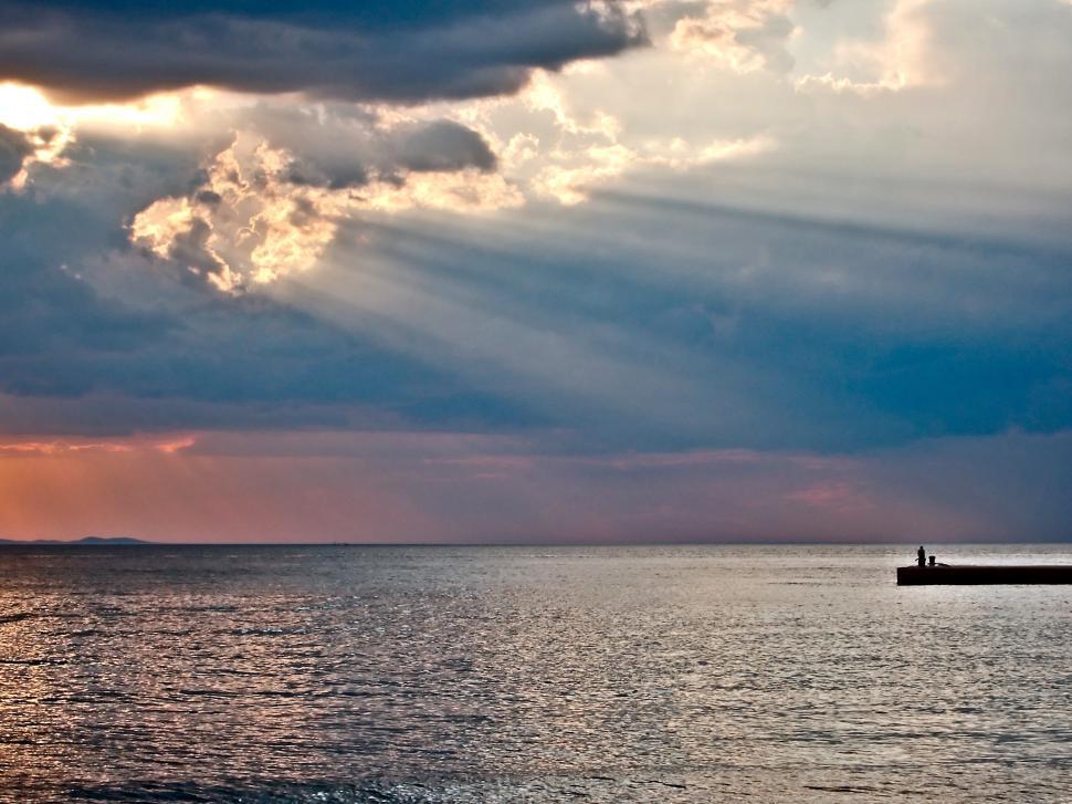 Free Image of Sun rays 