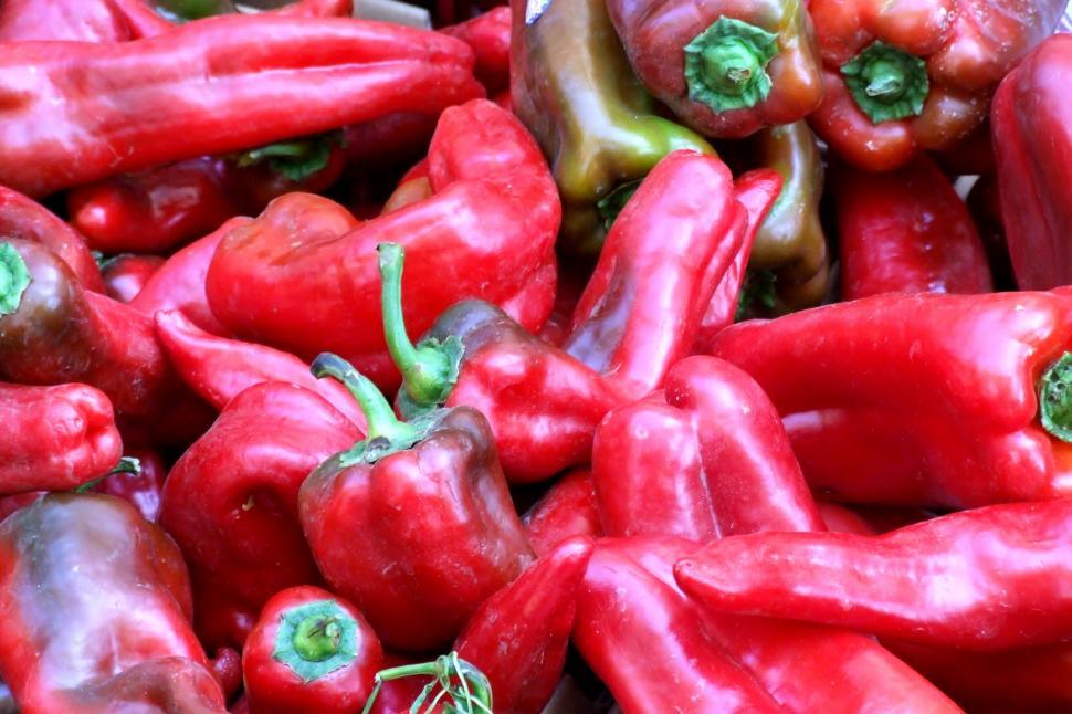 Free Image of Red Hot Peppers 