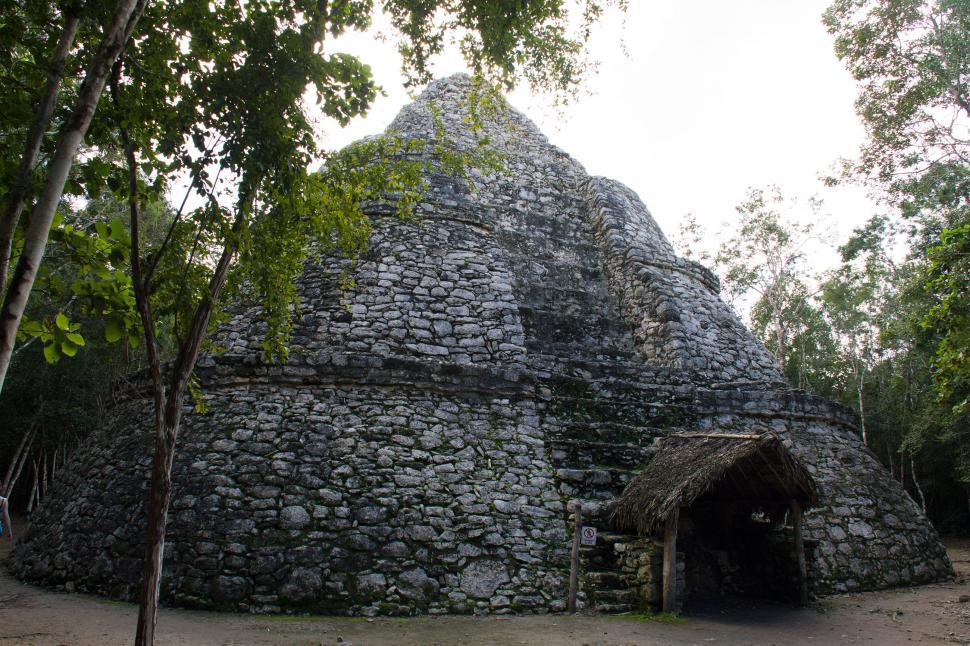 Free Image of Coba 